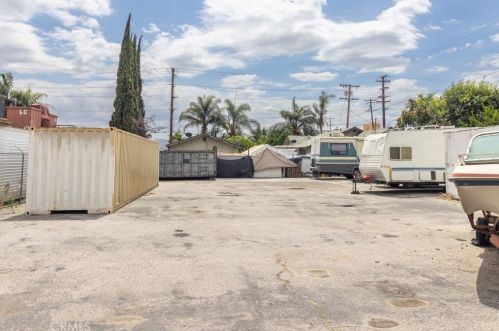 980 Base Line St, San Bernardino CA  92410-3917 exterior