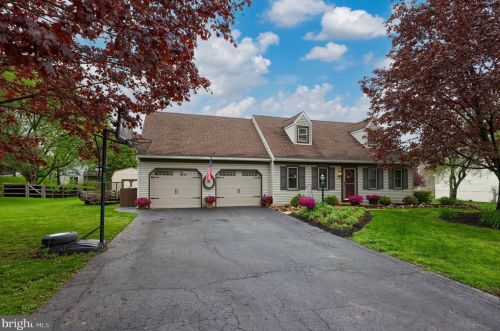 91 Allen Rd, Ephrata, PA 17522-9428