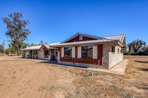 1765 Poplar Dr, Mohave Valley, AZ 86440-8528