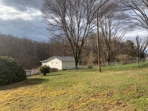 1426 Kittanning Pike, Karns City PA  16041-1816 exterior