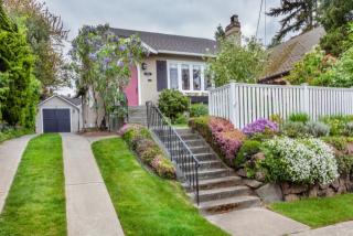 6838 30th Ave, Seattle WA  98108-3769 exterior