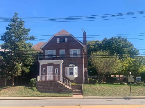 139-11 Springfield Blvd, Jamaica, NY 11413-2513