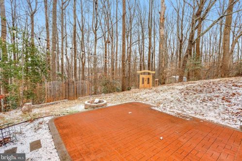 5483 Rector Dr, Woodbridge VA  22193-3703 exterior