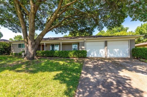 6809 Valhalla Rd, Fort Worth TX  76116-9113 exterior