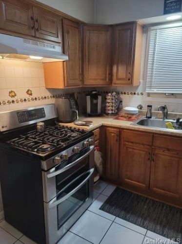 6 Wilson St, Middletown, NY 10940-4218