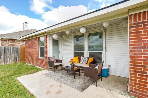 4561 Wheatland Dr, Fort Worth TX  76179-5082 exterior