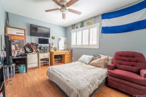 29000 Gladiolus Dr, Santa Clarita CA  91387-1828 exterior