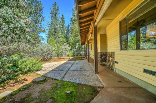2911 Elder Ct, Snowline Camp, CA 95709-9514