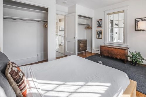 29 Gray St, Poughkeepsie NY 12603-2712 exterior