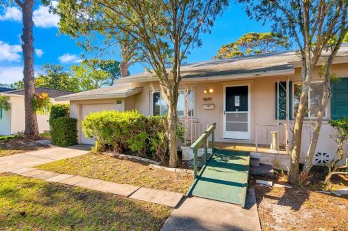 6827 8th Ave, Saint Petersburg, FL 33710-6815