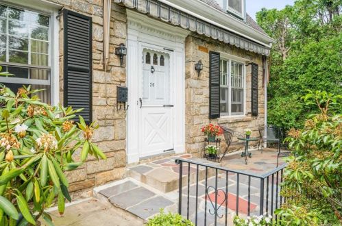 26 Sheldon Ave, New Rochelle, NY 10801-1218