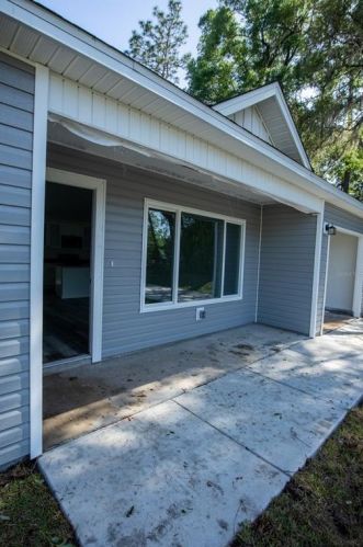 5915 169th Ct, Ocklawaha, FL 32179-0030