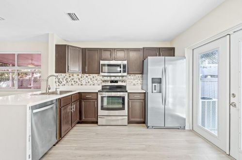 11728 12th St, Hollywood FL  33026-3841 exterior