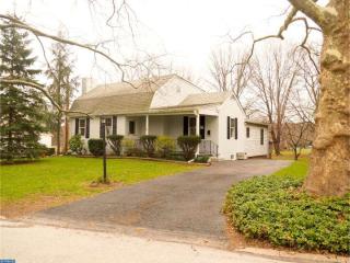 16 Orchard Ln, Norristown, PA 19403-2034