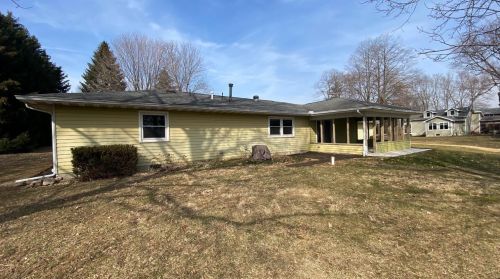 96 Division Rd, Valpo IN  46383-8014 exterior