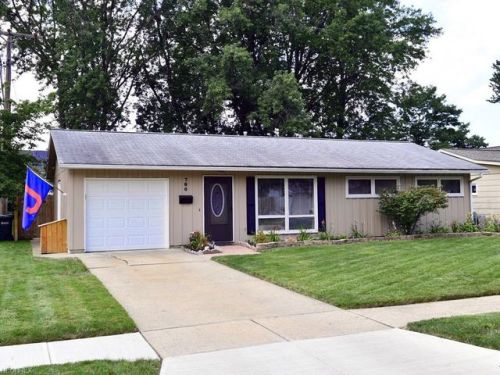 780 Trotter Ln, Berea, OH 44017-2648
