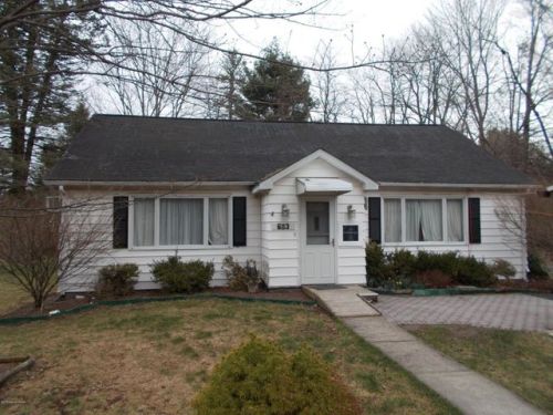6113 Oak St, Cresco PA  18326-7305 exterior