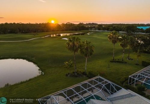 1525 79th Ave, Vero Beach FL  32966-1261 exterior