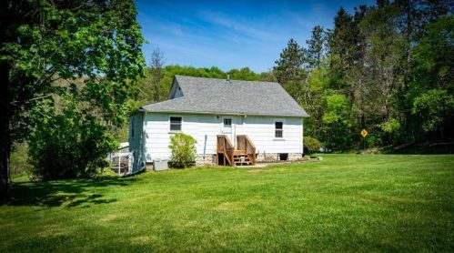 1428 Hooker Rd, Karns City PA  16041-1514 exterior