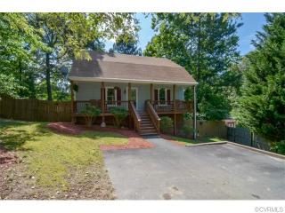 2901 Speeks Dr, Midlothian, VA 23112-3327