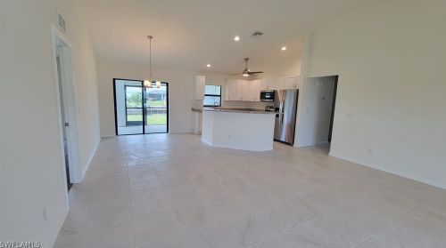 902 11th Pl, Cape Coral FL  33991-2456 exterior