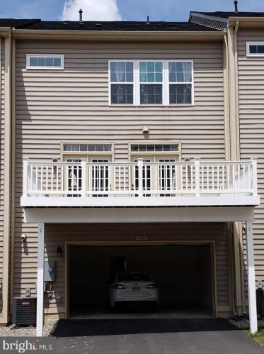 7087 Darbey Knoll Dr, Gainesville VA  20155 exterior