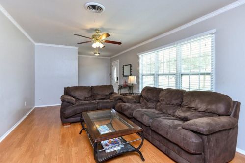 5617 Wedgmont Cir, Fort Worth TX  76133-2801 exterior
