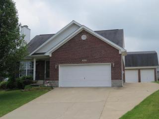 8818 Persistence Dr, Louisville, KY 40229-2595