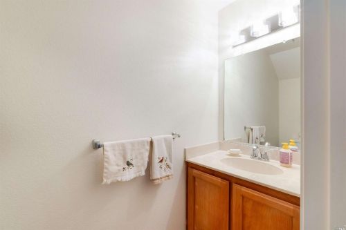 376 Harvest Ln, Santa Rosa CA  95401-9064 exterior