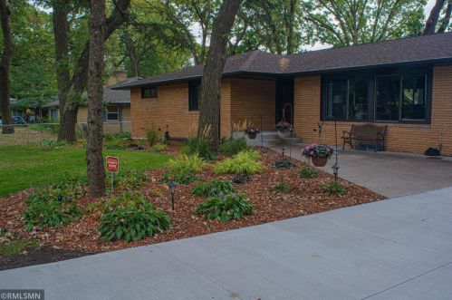 990 County Road B, Saint Paul, MN 55113-4405