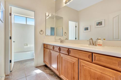 35313 26 Ave, Phoenix AZ 85086-6652 exterior