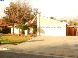 1009 Jennie St, Visalia, CA 93277-1507