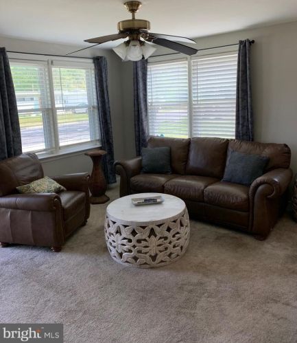 413 Audubon Ave, West Deptford NJ  08086-2519 exterior