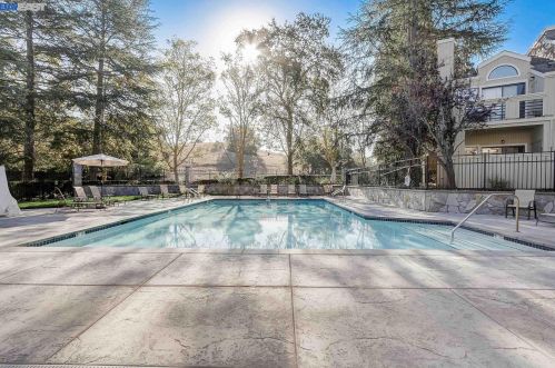 184 Copper Ridge Rd, San Ramon CA  94582-4575 exterior