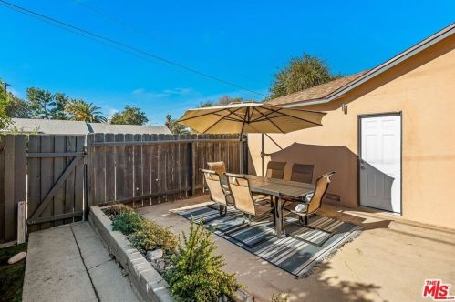 17030 Hart St, Van Nuys CA 91406-4508 exterior