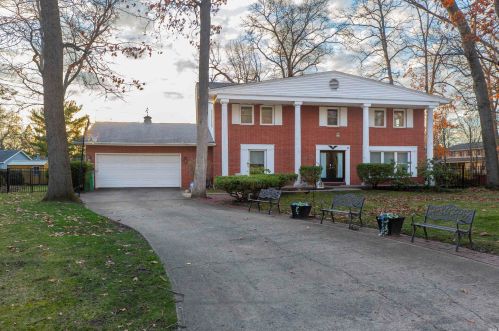 54743 Merrifield Dr, Mishawaka, IN 46545-1519