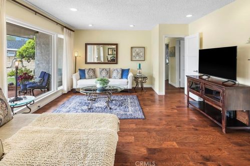 5436 Rosebay St, Long Beach CA  90808-3527 exterior