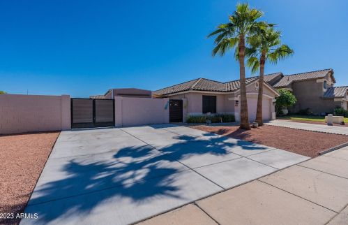 20445 36th Dr, Glendale, AZ 85308-2269