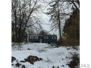 27 Kingswood Rd, Danbury CT  06811-2810 exterior