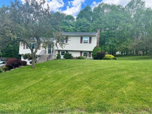 4 Darren Dr, Camp Bell Hall, NY 10916-3014