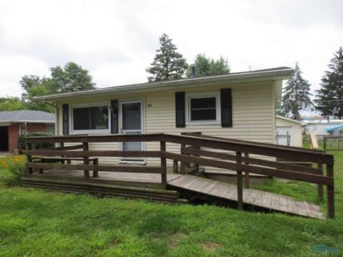 906 Fernwood St, Delta OH  43515-1519 exterior