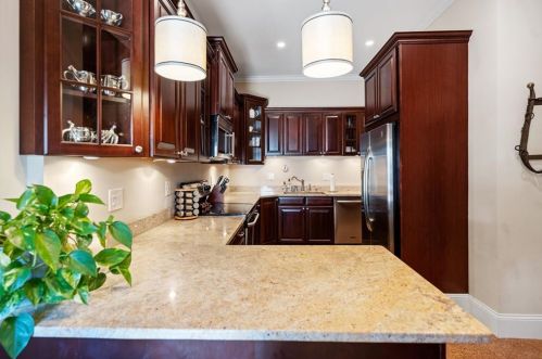 20 Phelps Rd, Middletown RI 02842-5448 exterior