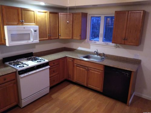 114 Malecon St, East Rockaway NY  11518-2328 exterior