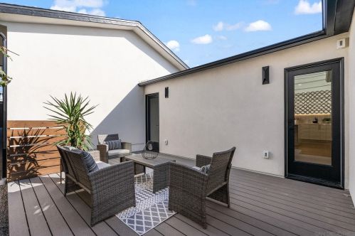 1855 Frankfort St, San Diego CA  92110-3514 exterior