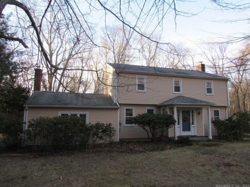 16 Saunders Hollow Rd, Lyme, CT 06371-1126
