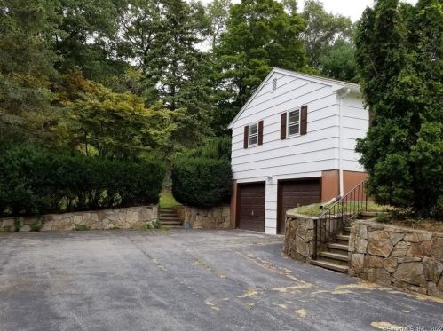 149 Buddington Rd, Huntington CT  06484-5309 exterior