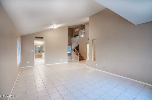 3910 Creedance Blvd, Glendale, AZ 85310-4061