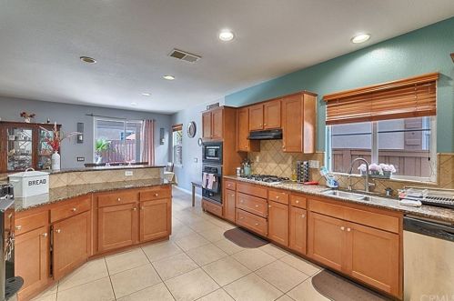 19515 Palomar St, Lake Elsinore CA  92530-6393 exterior