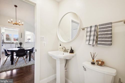 7604 Lakeside Village Dr, Falls Church VA  exterior