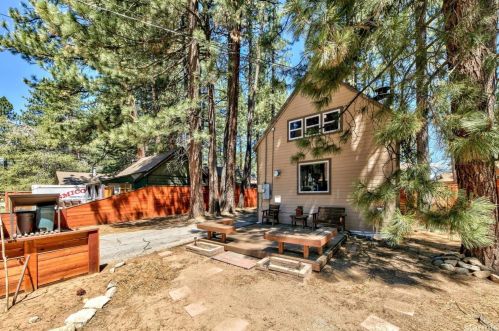3577 Shirley Ave, South Lake Tahoe, CA 96150-8470